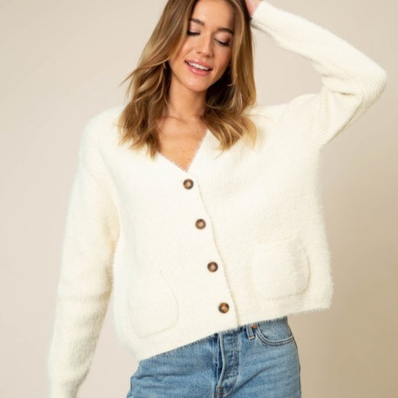 4si3nna Sweaters - ☀️50% OFF SALE☀️ 4si3nna Cream Cardigan Sweater